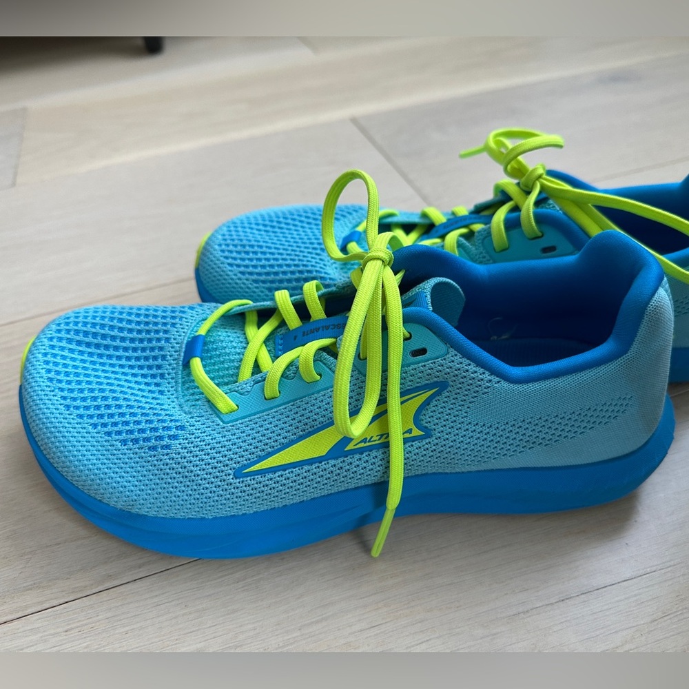 Good condition Altra Escalante 4 running shoes, size 7